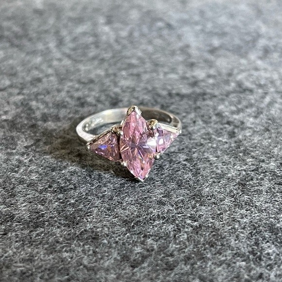 925 Sterling Silver & Pink Stone Women’s Size 6 Ring - EUC